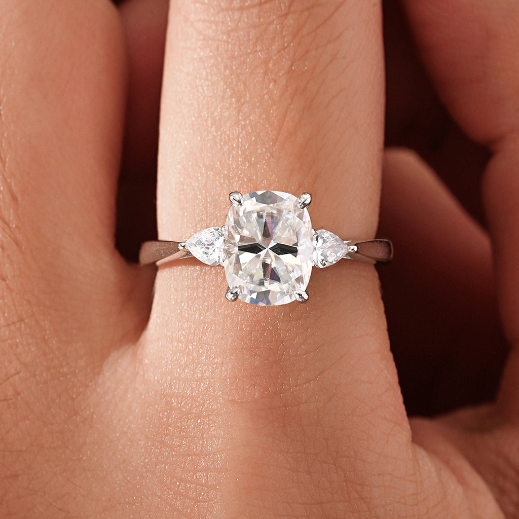Sophisticated and Exquisite Moissanite 925 Sterling Silver Ring
