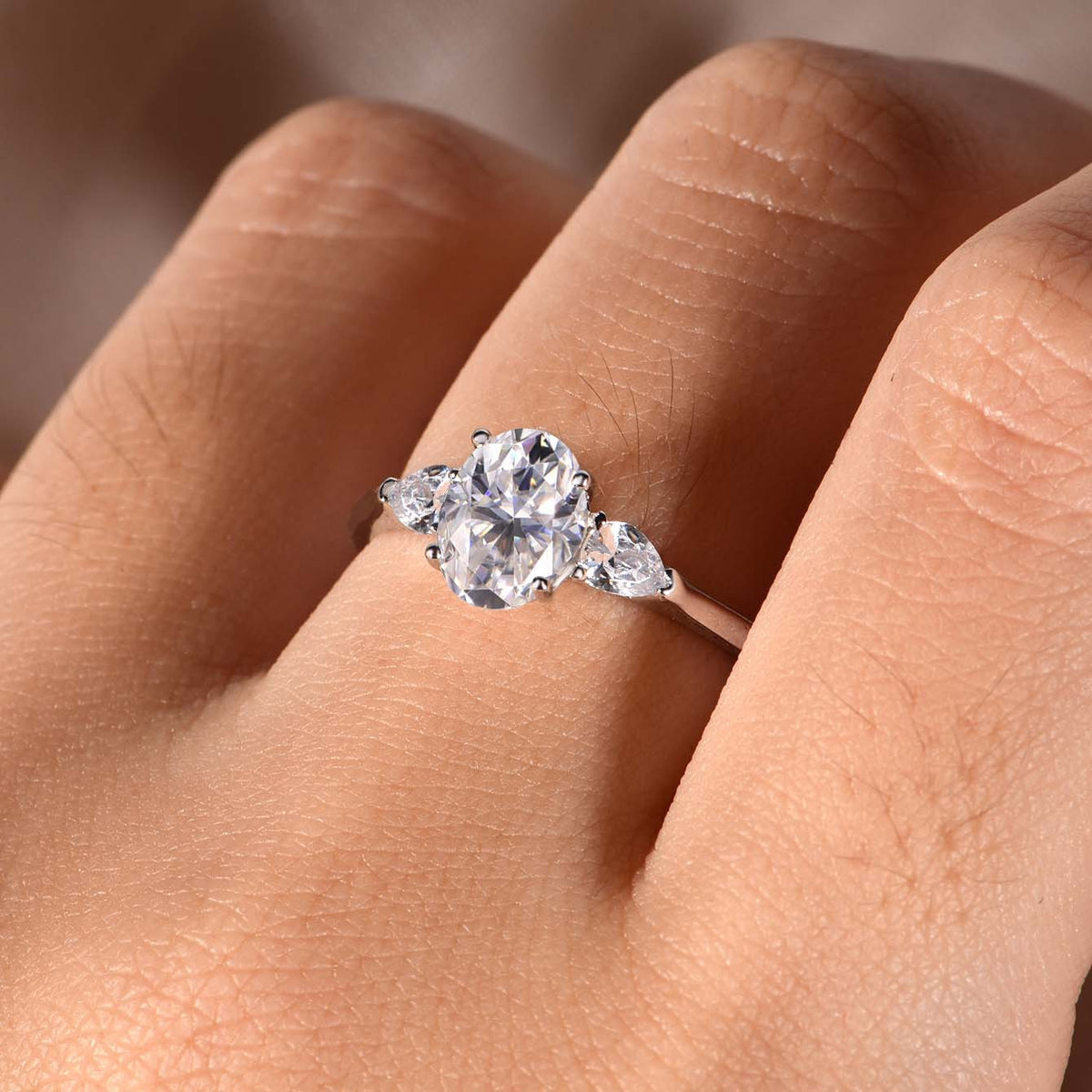 Elegant Three Stone Moissanite Ring 925 Sterling Silver Oval Cut Center With Pear Side Stones Geometric Minimalist Fashion Ring for Women Wedding Anniversary Party Gift Jewelry
