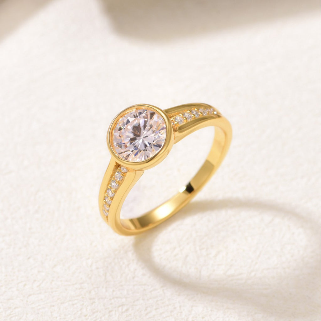 Round Bezel Set Moissanite 925 Sterling Silver Elegant Fashion Ring