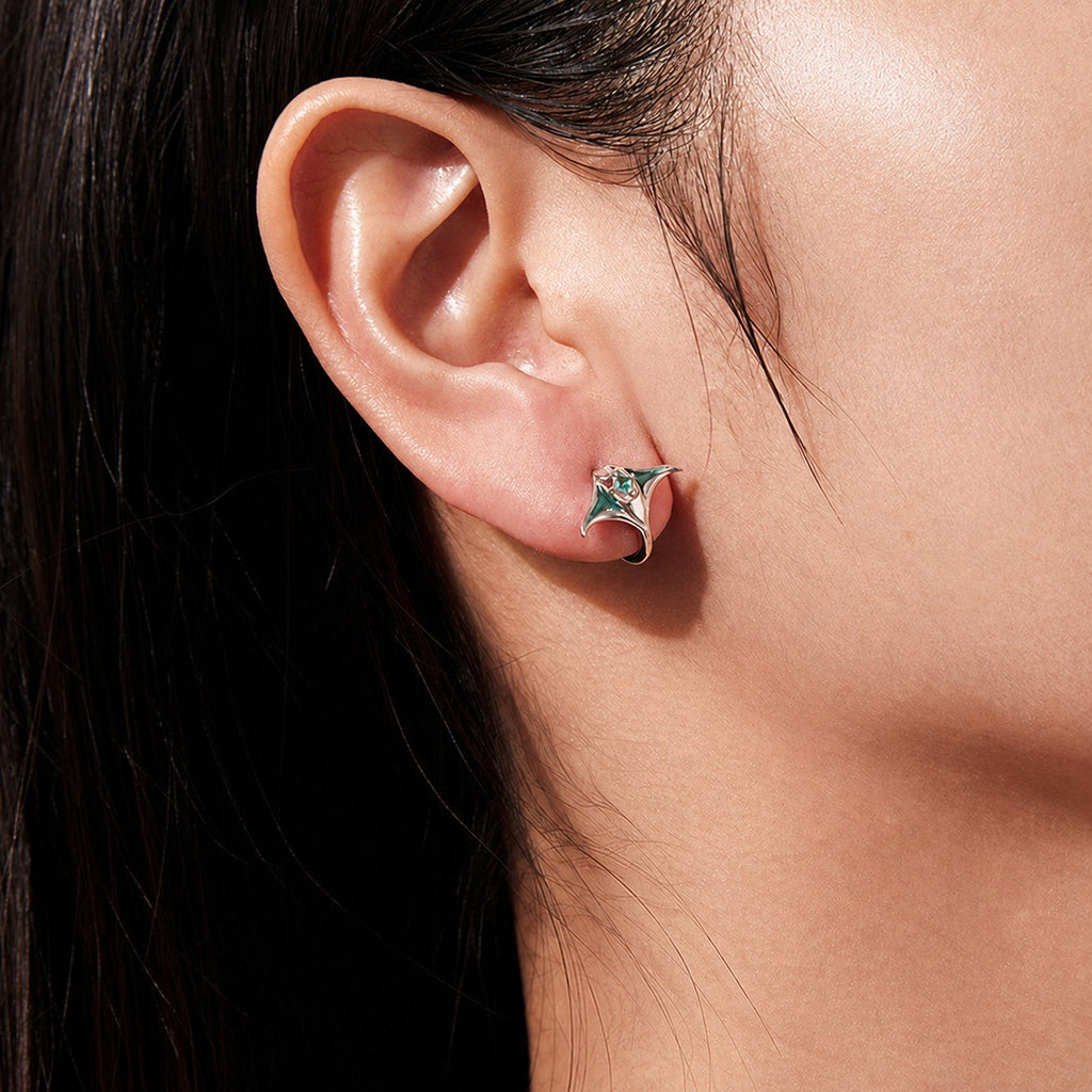 Manta Ray-Shaped Cubic Zirconia Green Epoxy Resin 925 Sterling Silver Hoop Earrings