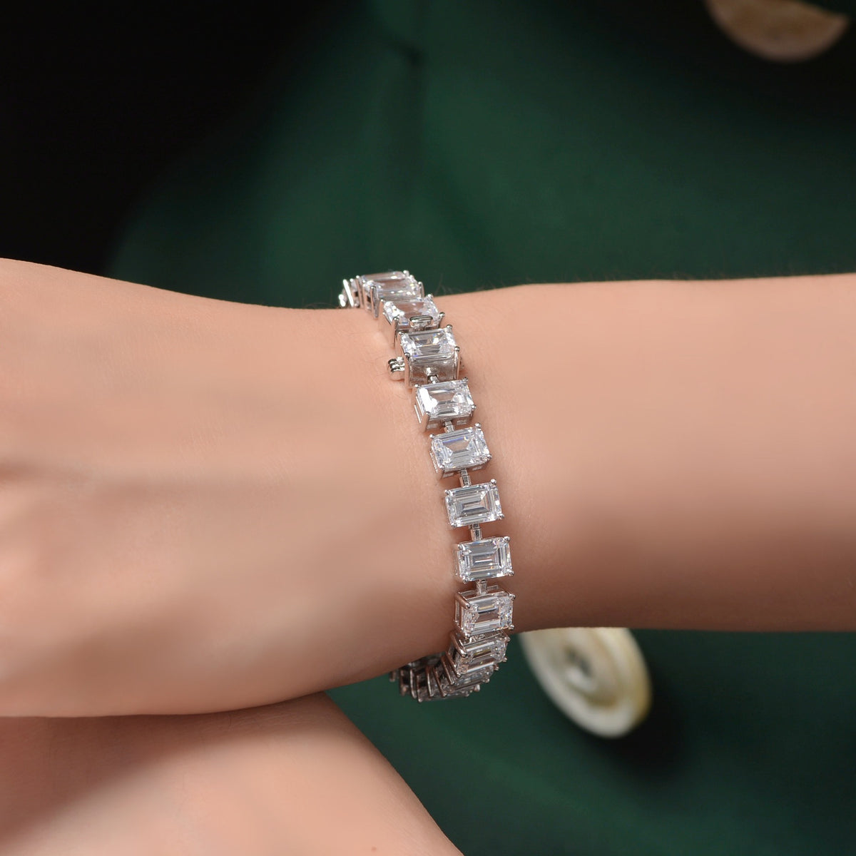 Clear Emerald Cut High Carbon Diamond S925 Silver Tennis Bracelet Rectangular 5mm x 7mm Stone Line Bracelet Elegant Fashion Classic Bracelet With Box Clasp Wedding Party Anniversary Gift