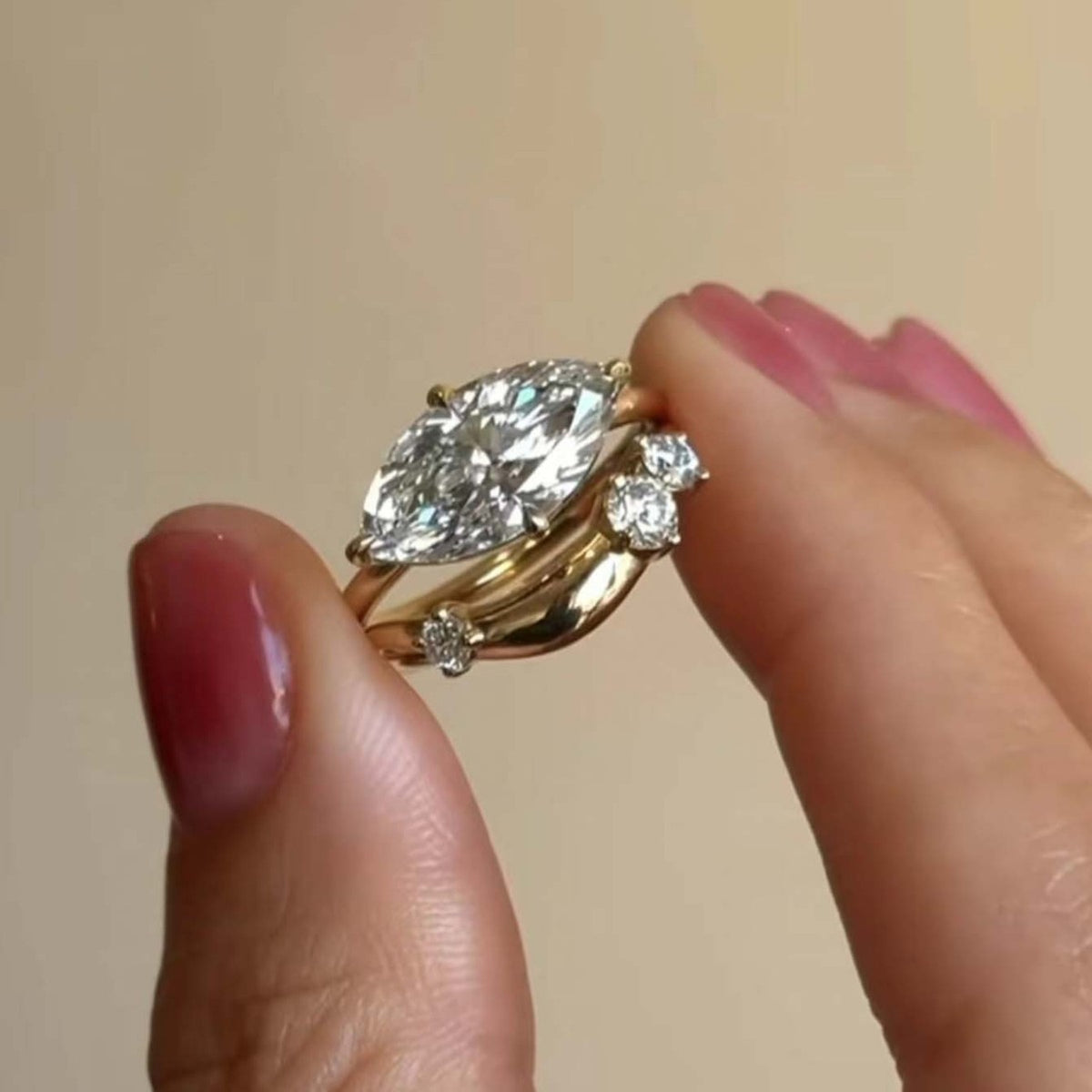 Luxury Oval Shaped Moissanite and 925 Sterling Silver Ring Set