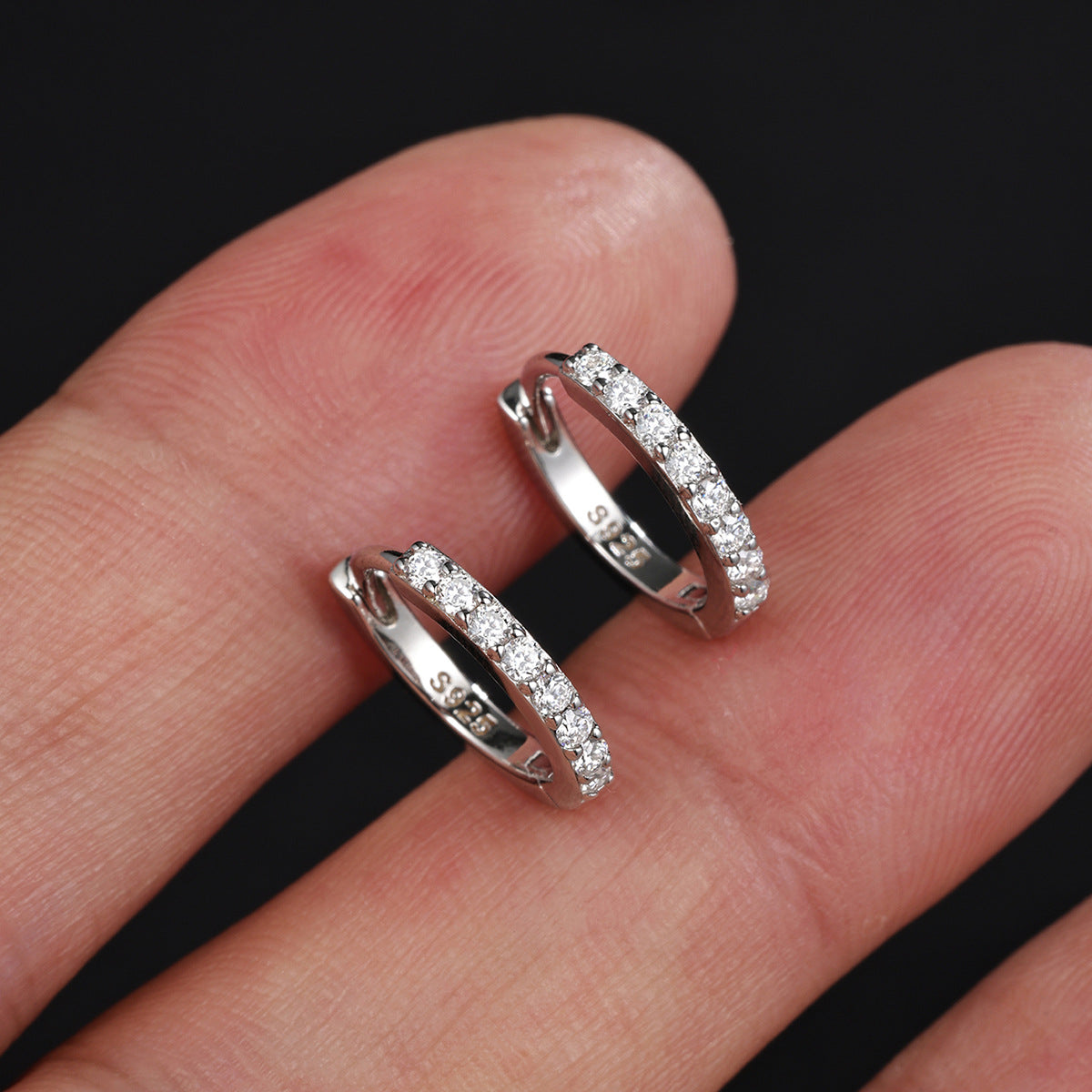 Mossanite 925 Sterling Silver Clasped Hoop Earrings